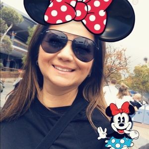 Meet your Posher, Elizabeth